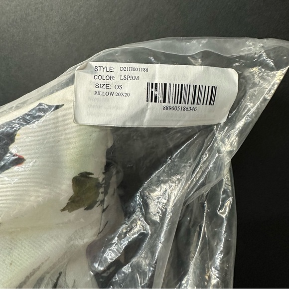 Decorative throw pillow 20” x 20” Black with floral print new with tag - Picture 3 of 5